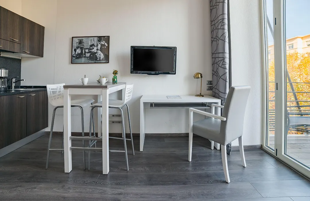 Lagrange Aparthotel Lyon Lumière-1